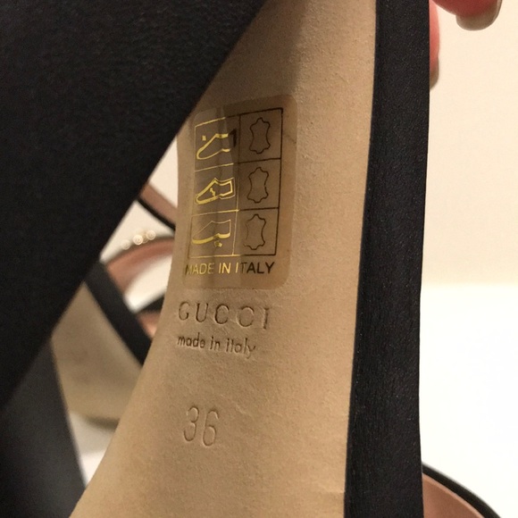 Gucci heels small scuff on the tip of the right foot shoe - Picture 5 of 10